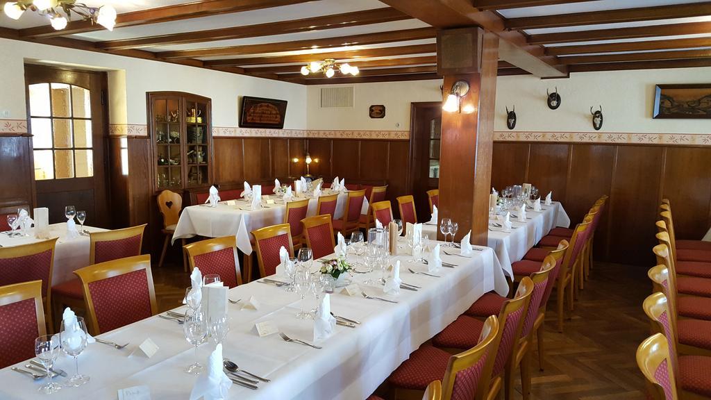 Gasthaus Zum Hirschen Рінґсгайм Екстер'єр фото
