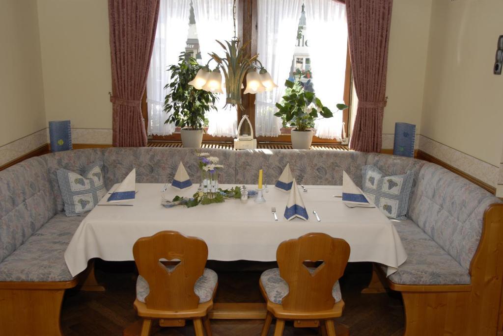 Gasthaus Zum Hirschen Рінґсгайм Екстер'єр фото